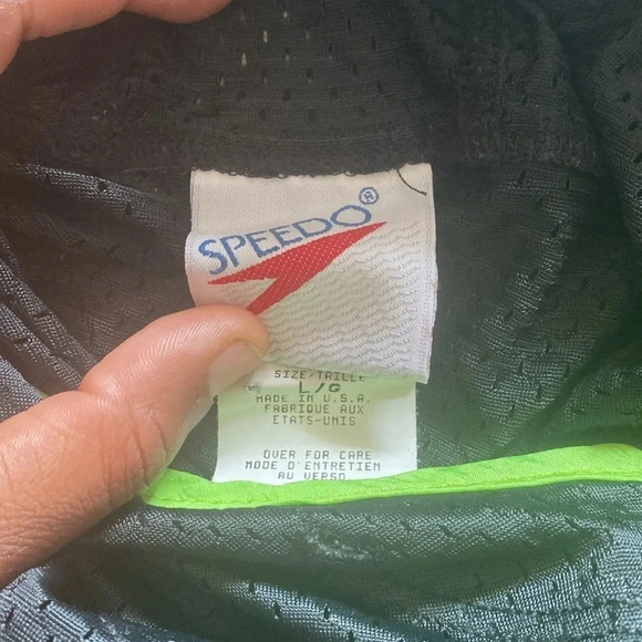 Speedo Hooded Mesh Zip Tank - Picture 3 of 3